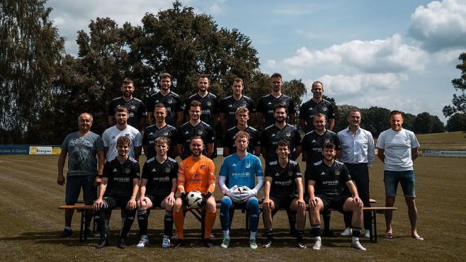 Mannschaftsfoto der 1. Mannschaft des SV Niederroth