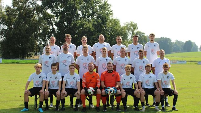 Mannschaftsfoto der Herrenmannschaft des SV Niederroth